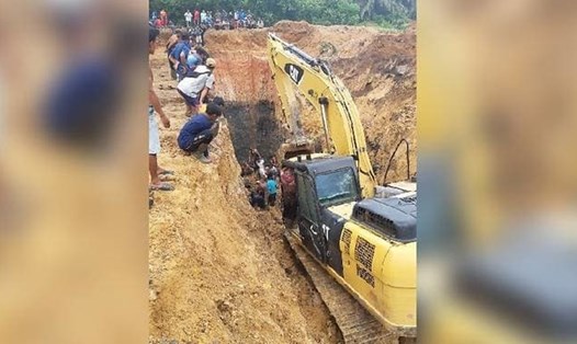 11 thợ mỏ đã chết trong vụ sạt lở đất ở Sumatra, Indonesia do mưa lớn gây ra. Ảnh: CNA