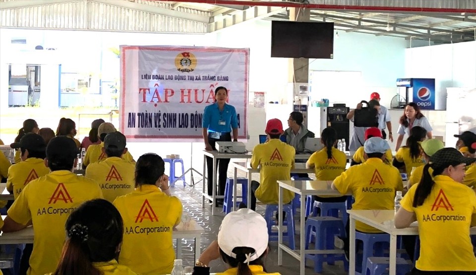 Quang cảnh buổi tập huấn. Ảnh LĐLĐ Tây Ninh cung cấp
