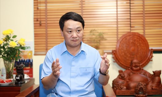 Ông Hầu A Lềnh - Phó Chủ tịch - Tổng Thư ký Ủy ban Trung ương Mặt trận Tổ quốc Việt Nam trả lời phỏng vấn Báo Lao Động. Ảnh: Hải Nguyễn