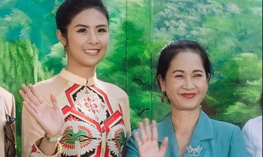 NSND Lan Hương và hoa hậu Ngọc Hân ngồi ghế nóng Miss Tourism Vietnam 2020. Ảnh: BTC