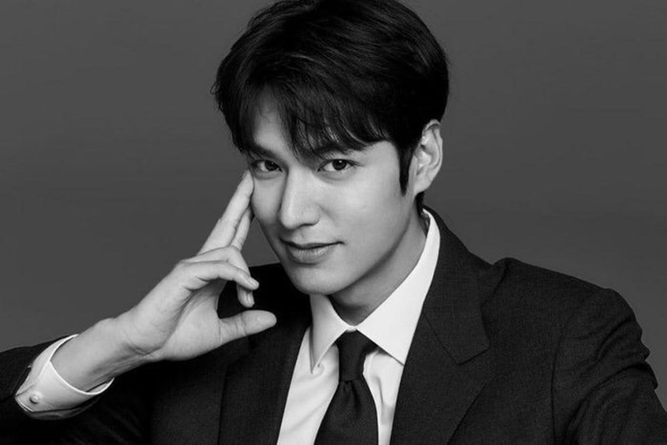 Lee Min Ho tiếp tục làm thương gia giàu có trên màn ảnh. Ảnh chụp màn hình. Lee Min Ho tiếp tục làm thương gia giàu có trên màn ảnh. Ảnh chụp màn hình.
