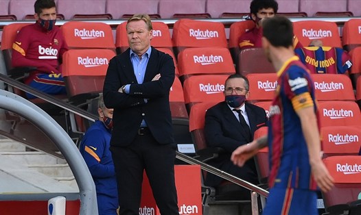 Ronald Koeman đổ lỗi cho VAR chống lại Barca của ông. Ảnh: Getty Images