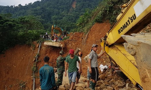 Sạt lở đất do mưa lũ tại huyện Hướng Hóa, tỉnh Quảng Trị. Ảnh: QH