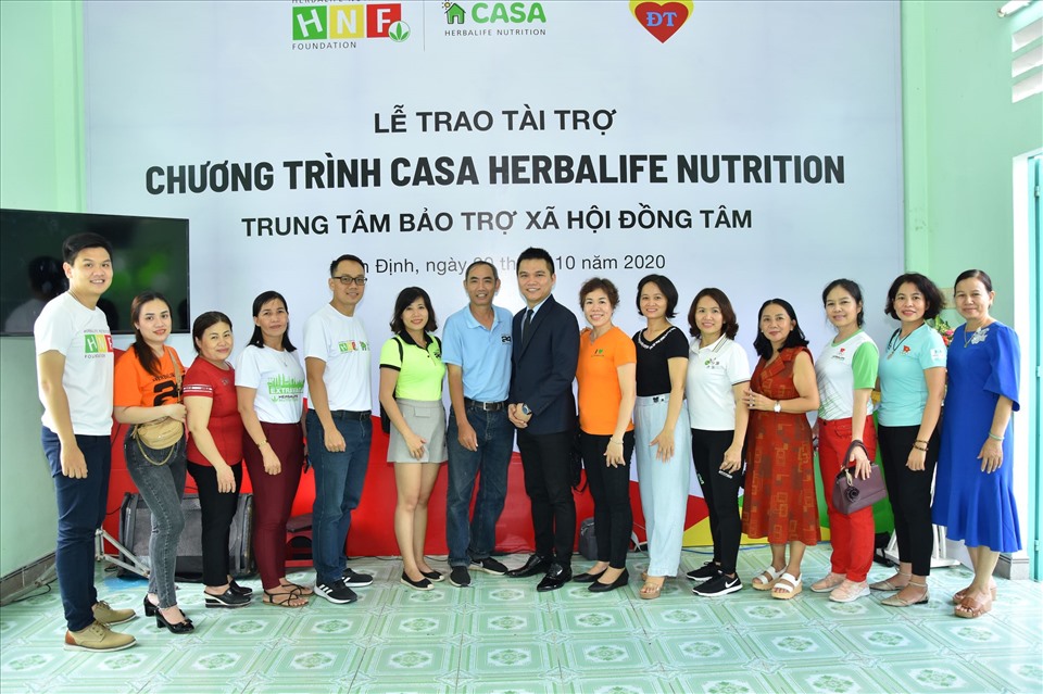 Lễ trao tài trợ Chương trình Casa Herbalife Nutrition