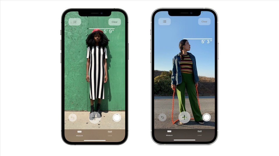 iPhone 12 Pro sở hữu khả năng đo chiều cao với cảm biến LiDAR. Ảnh: Apple. iPhone 12 Pro sở hữu khả năng đo chiều cao với cảm biến LiDAR. Ảnh: Apple.