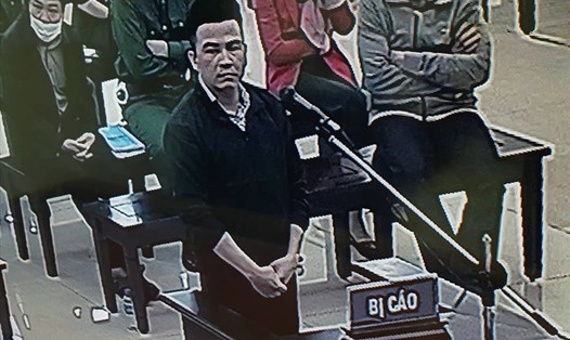 Bị cáo Trần Anh Quang, cháu gọi cựu Chủ tịch BIDV Trần Bắc Hà là ông họ. Ảnh chụp qua màn hình.