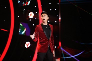 Hồ Việt Trung là nam ca sĩ nổi tiếng với loạt bản hit. Ảnh: CTCC