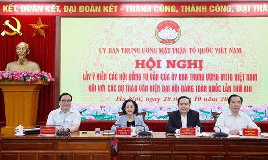 Hội nghị lấy ý kiến góp ý dự thảo văn kiện Đại hội XIII. Ảnh: Quang Vinh/MTTQVN