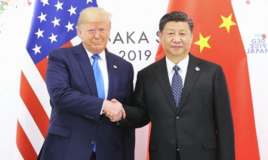 Ông Tập Cận Bình chúc ông Donald Trump sớm hồi phục. Trong ảnh, hai nhà lãnh đạo Mỹ - Trung Quốc bắt tay trong cuộc gặp ở Osaka, Nhật Bản, tháng 6.2019. Ảnh: Tân Hoa Xã.