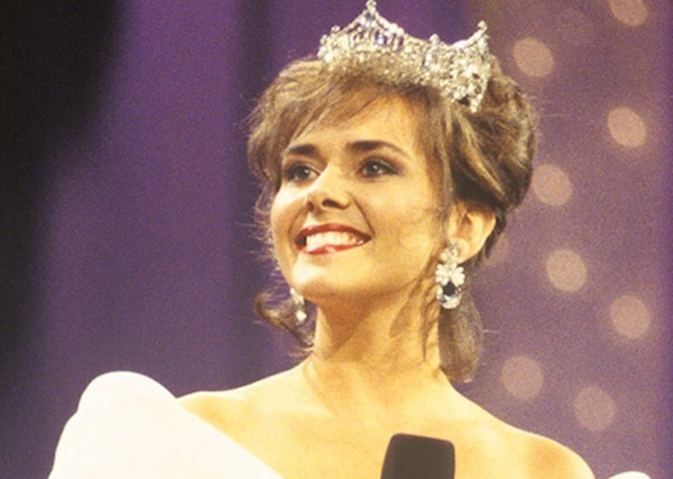 Leanza Cornett từng đăng quang Hoa hậu Mỹ năm 1993. Ảnh: Chụp màn hình Leanza Cornett từng đăng quang Hoa hậu Mỹ năm 1993. Ảnh: Chụp màn hình