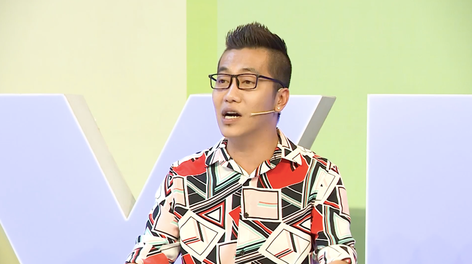 Hoàng Rapper chia sẻ chuyện giao mật khẩu các tài khoản, điện thoại cá nhân cho bà xã. Ảnh: CTCC Hoàng Rapper chia sẻ chuyện giao mật khẩu các tài khoản, điện thoại cá nhân cho bà xã. Ảnh: CTCC