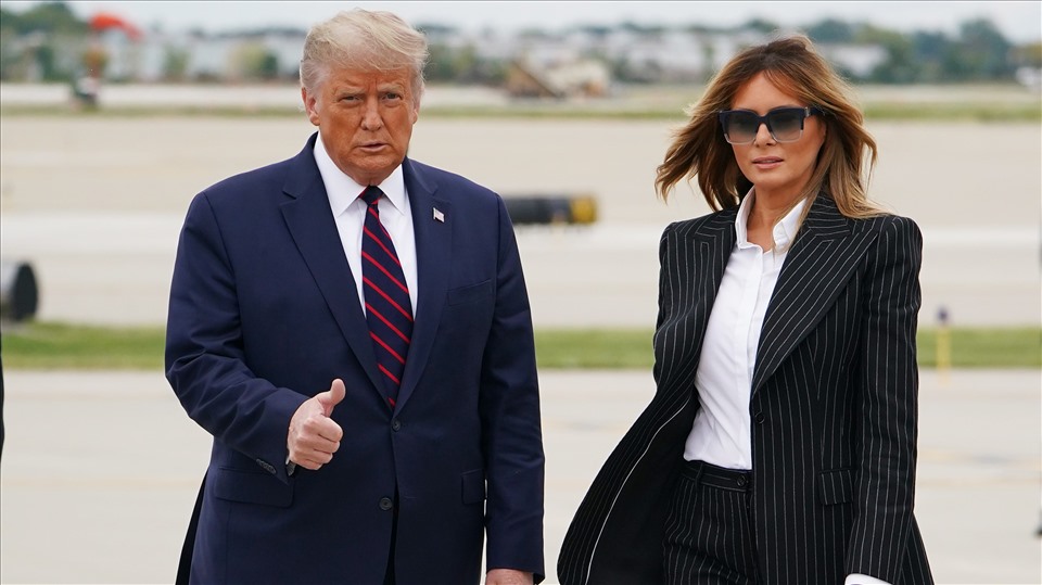 Tổng thống Donald Trump và Đệ nhất phu nhân Melania Trump đến cuộc tranh luận tổng thống ngày 29.9.2020. Ảnh: AFP