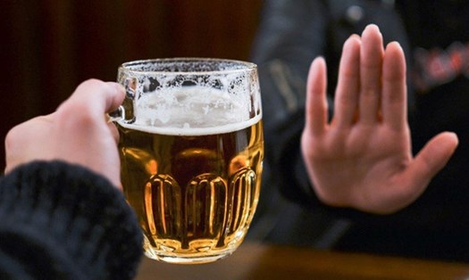 Phạt tiền tới 20 triệu đồng đối với hành vi khuyến mại rượu, bia cho người dưới 18 tuổi. Ảnh minh hoạ.