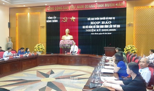 Đại hội Đảng bộ tỉnh Ninh Bình lần thứ XXII, nhiệm kỳ 2020-2025 sẽ không tặng quà, chỉ phát cặp tài liệu cho các đại biểu dự Đại hội. Ảnh: NT
