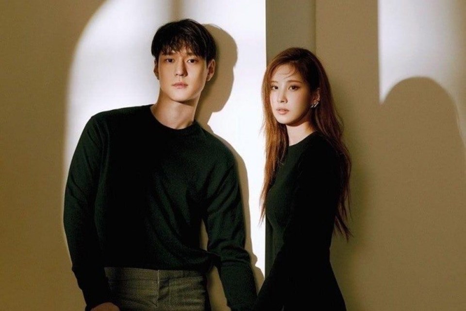 Seohyun và Go Kyung Pyo nên duyên trên màn ảnh. Ảnh chụp màn hình. Seohyun và Go Kyung Pyo nên duyên trên màn ảnh. Ảnh chụp màn hình.