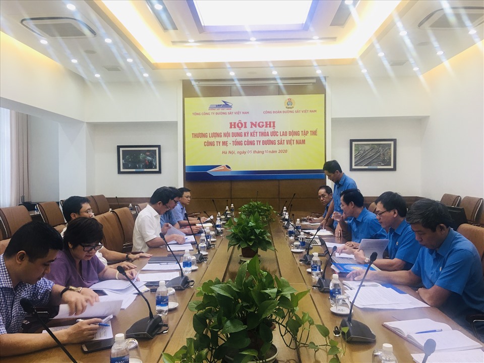 Hội nghị Thương lượng nội dung Thoả ước lao động tập thể. Ảnh: Trung Kiên