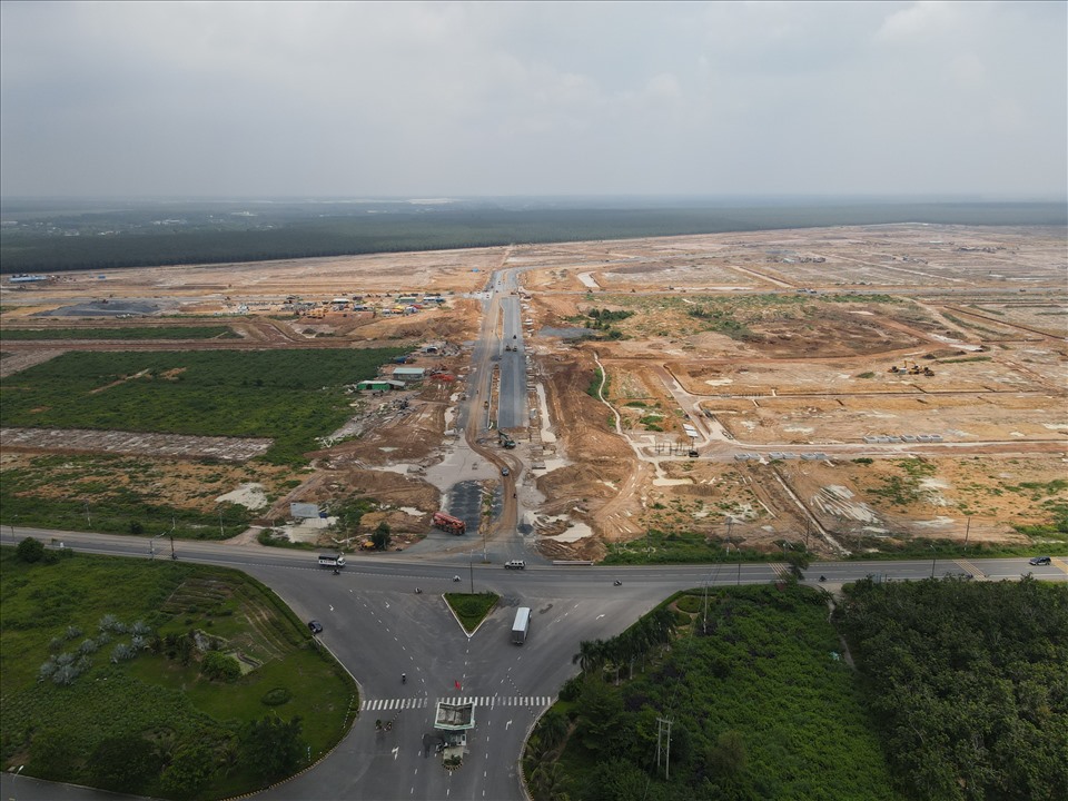 Khu tái định cư Lộc An - Bình Sơn đang được khẩn trương xây dựng. Ảnh: M.Châu