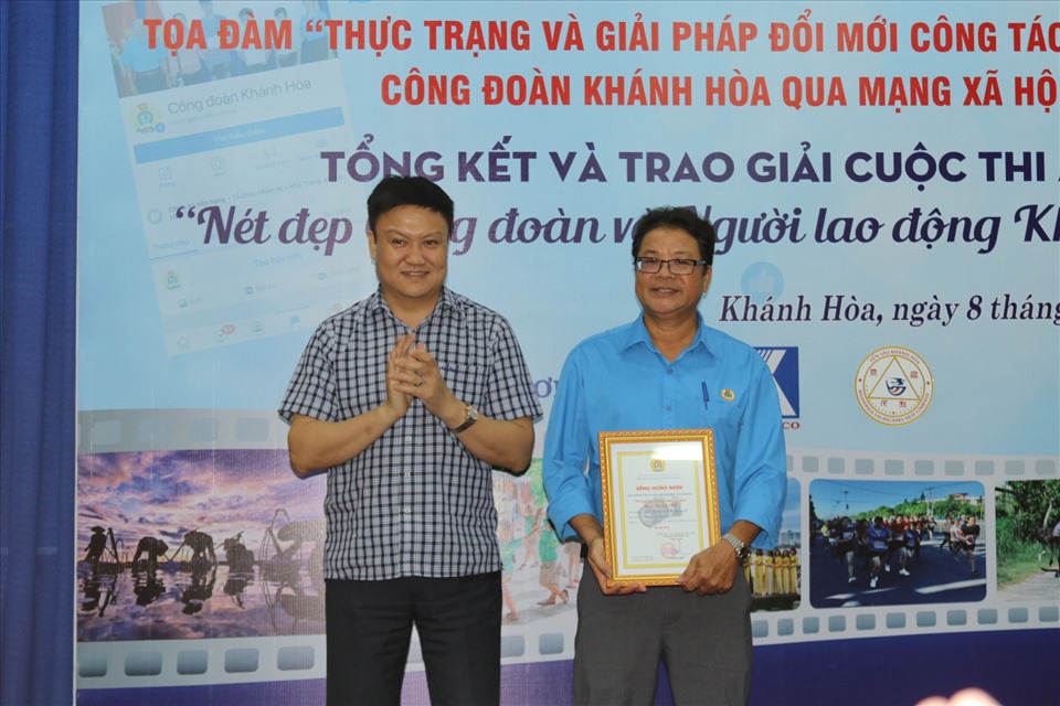 Giải nhất cuộc thi thuộc về tác giả Hoàng Viết Khang- CĐCS Công ty cổ phần Muối Khánh Hoà. Ảnh: Phương Linh