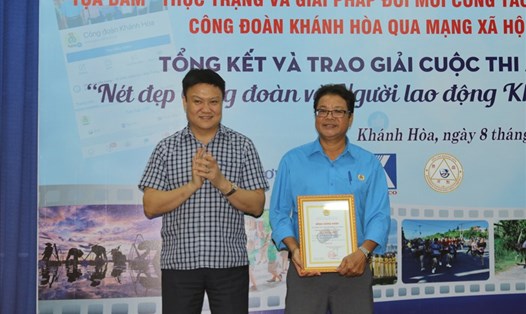 Giải nhất cuộc thi thuộc về tác giả Hoàng Viết Khang- CĐCS Công ty cổ phần Muối Khánh Hoà. Ảnh: Phương Linh