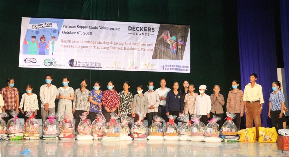 110 suất quà trao tặng hộ nghèo huyện Tiên Lãng (Hải Phòng). Ảnh ĐL