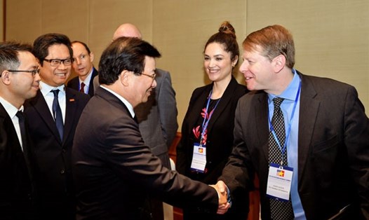Tại Hội nghị Thượng đỉnh kinh doanh Việt Nam - Hoa Kỳ lần thứ 3, Phó Thủ tướng Trịnh Định Dũng nhấn mạnh hội nghị nên được coi là một trong những hoạt động nhằm kiến tạo và phát huy các cơ hội kinh doanh đầu tư giữa hai nước. Ảnh: VCCI