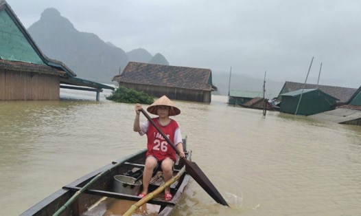 Xã Tân Hóa (huyện Minh Hóa) ngập sâu do mưa lũ. Ảnh: LPL