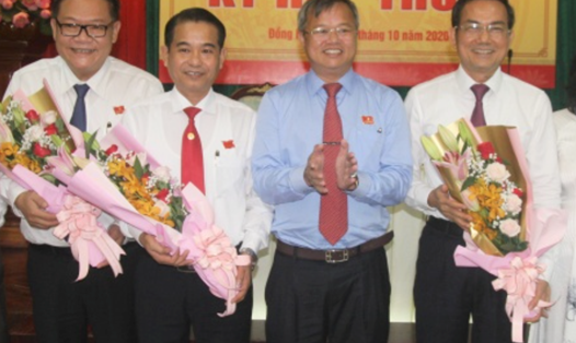 Ông Thái Bảo (thứ 2 từ trái qua phải) tại kỳ họp thứ 17, HĐND tỉnh Đồng Nai. Ảnh: Minh Châu