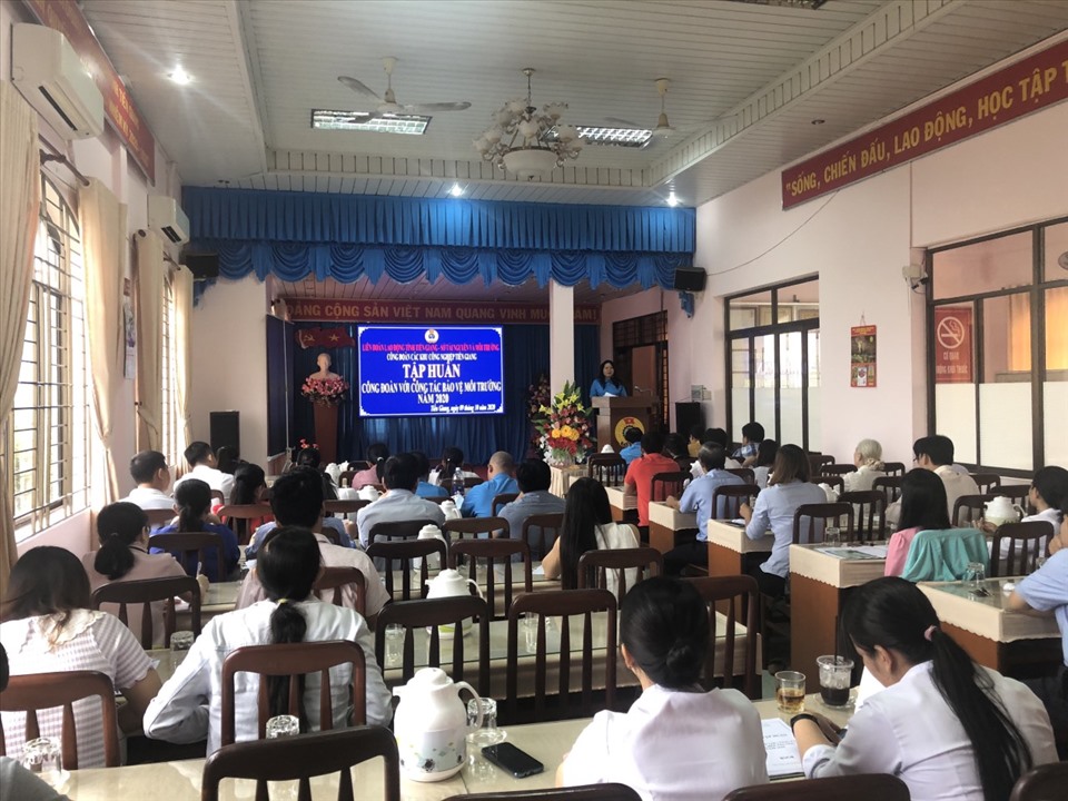 Lớp tập huấn "Công đoàn với công tác bảo vệ môi trường". Ảnh: K.Q