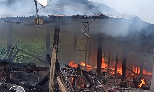 Nhà bà Hồ Thị Lý, ở thôn 4, xã vùng cao Trà Don, huyện Nam Trà My đã bị cháy rụi. Ảnh: Đ.Th