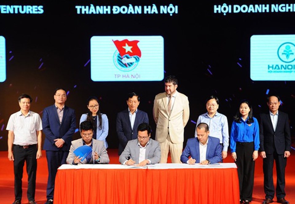 Lễ ký kết thỏa thuận hợp tác Liên minh Quốc tế Kết nối hệ sinh thái khởi nghiệp sáng tạo Thủ đô. Ảnh: Hanoi.gov