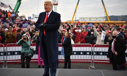 Tổng thống Donald Trump vận động tranh cử ở Pennsylvania ngày 31.10.2020. Ảnh: AFP
