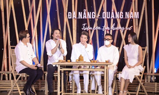 Đêm nhạc trực tuyến “Đà Nẵng, Quảng Nam - Triệu con tim hướng về” quy tụ hơn 60 nghệ sĩ tham gia.