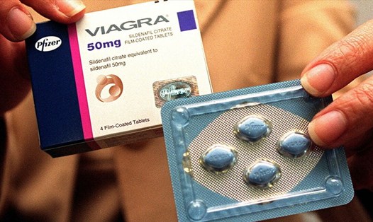 Trước vaccine COVID-19, hãng Pfizer đã kiếm hàng chục tỉ USD từ "thần dược" Viagra. Ảnh: AFP