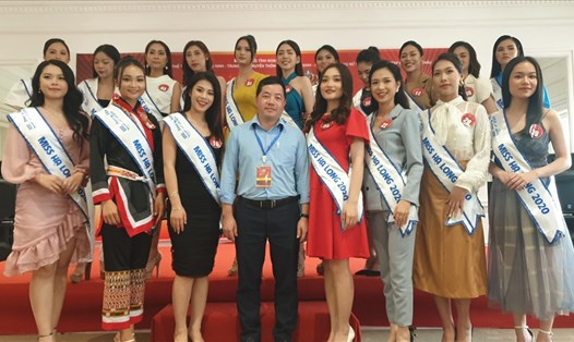 18 thí sinh dự thi Vòng chung kết Người đẹp Hạ Long 2020. Ảnh: Nguyễn Hùng