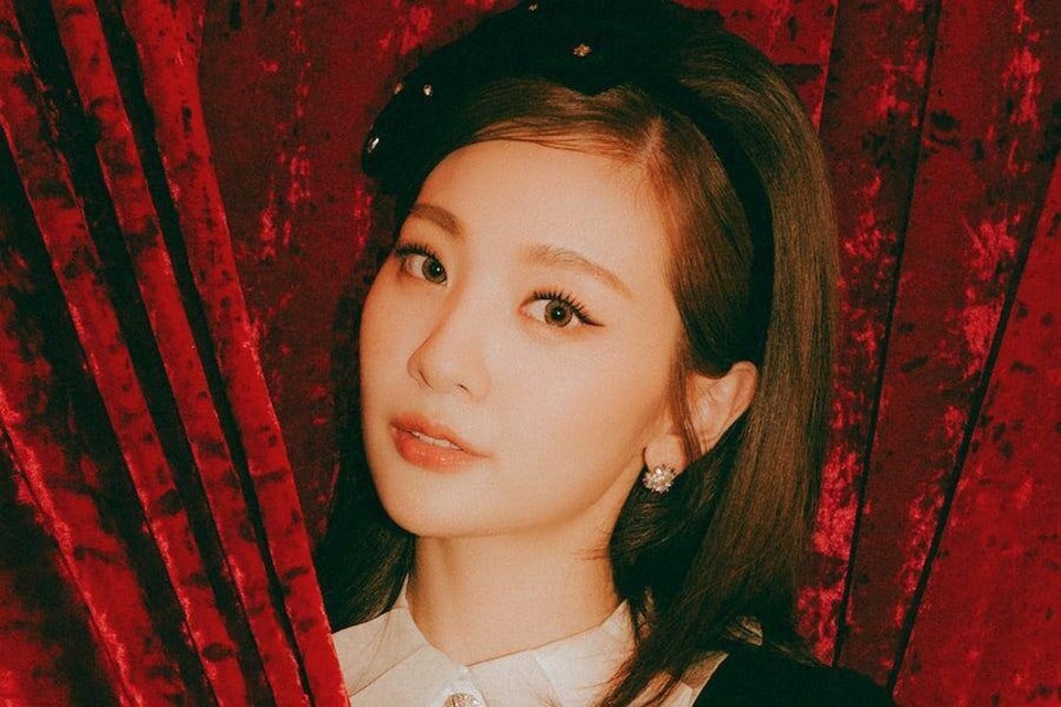 Ahn Ji Young của BOL4. Ảnh poster. Ahn Ji Young của BOL4. Ảnh poster.