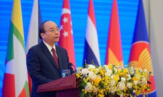 Thủ tướng Nguyễn Xuân Phúc phát biểu tại Hội nghị Cấp cao ASEAN lần thứ 37. Ảnh: VGP