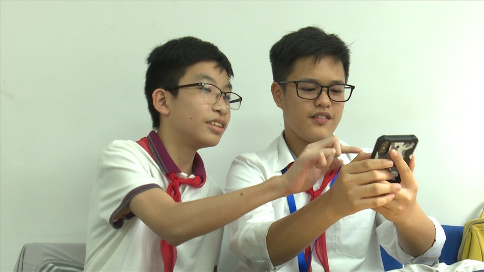 Học sinh được sử dụng điện thoại trong lớp