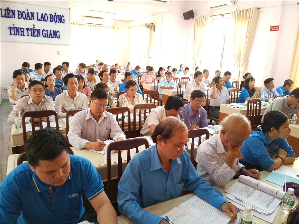 Lóp tập huấn công tác kiểm tra, giám sát của LĐLĐ tỉnh Tiền Giang. Ảnh: K.Q