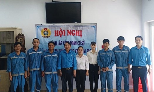 Liên đoàn Lao động huyện Tuy Phong tổ chức lễ thành lập CĐCS Công ty TNHH Nhật Quang VT. Ảnh: Công đoàn Bình Thuận