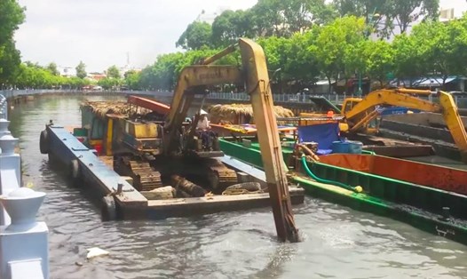 Theo dự kiến, dự án nạo vét kênh Nhiêu Lộc - Thị Nghè sẽ hoàn tất vào ngày 20.11 sắp tới. Ảnh: Minh Hoa