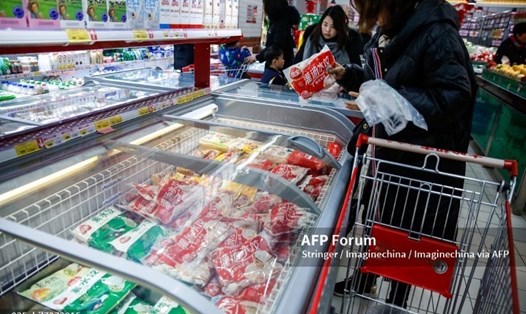 Giới chức Trung Quốc đã phát hiện COVID-19 trên một loạt mặt hàng thịt đông lạnh nhập khẩu từ nhiều nước khác nhau. Ảnh: AFP