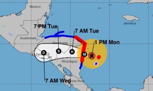 Dự báo hướng di chuyển của bão Iota. Ảnh: NHC.