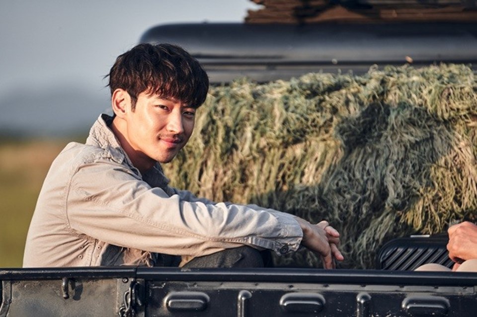 Diễn viên Lee Je Hoon. Ảnh cắt phim. Diễn viên Lee Je Hoon. Ảnh cắt phim.