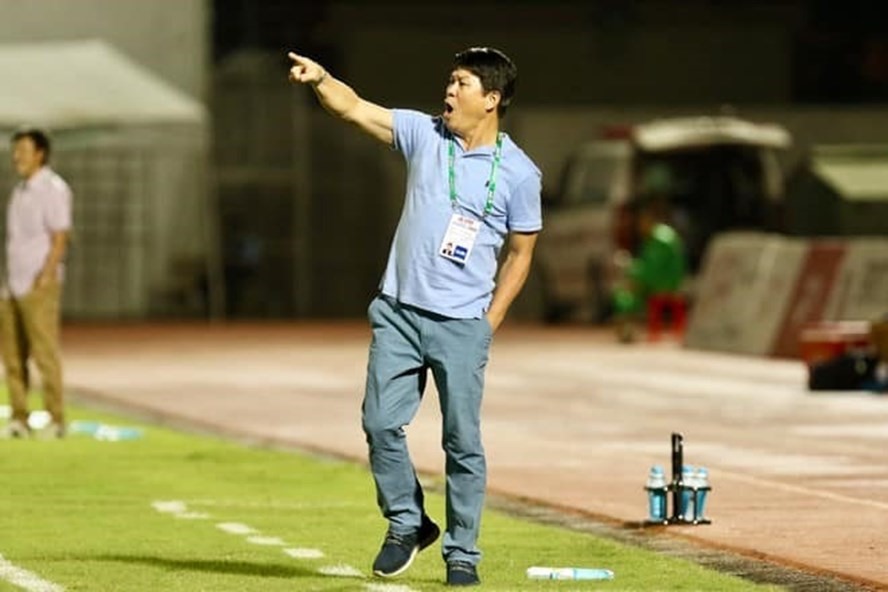 Huấn luyện viên Vũ Tiến Thành phủ nhận việc chèo kéo trái phép với cầu thủ đội Gia Định. Ảnh: Sài Gòn FC.