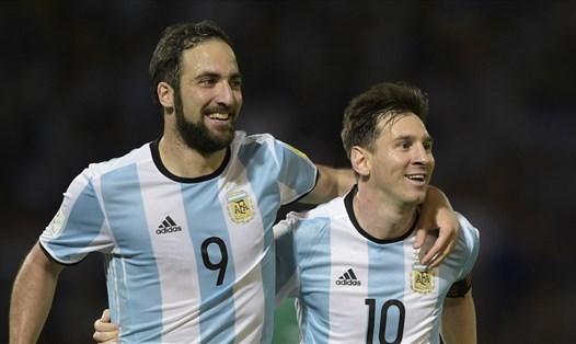 Gonzalo Higuain là đồng đội của Lionel Messi ở đội tuyển Argentina. Ảnh: AFP
