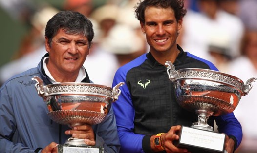 Người chú, người thầy Toni Nadal đã cùng Rafael Nadal giành rất nhiều danh hiệu lớn nhỏ trong sự nghiệp. Ảnh: AFP
