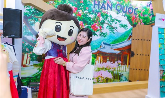 Gian hàng KTO thu hút nhiều du khách đến tham quan. Ảnh: BTC.