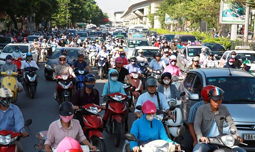 Cần một giải pháp thông minh để giải quyết nạn tắc đường ở Hà Nội. Ảnh: Hải Nguyễn