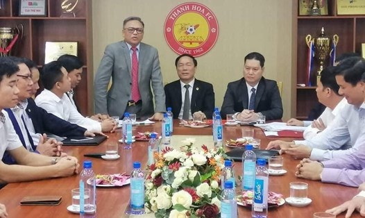 Cuộc họp chuyển giao chức vụ chủ tịch câu lạc bộ Thanh Hoá. Ảnh: Thanh Hoá FC