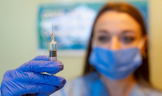 Mỹ có thể phân phối 20 triệu liều vaccine COVID-19 mỗi tháng từ tháng 12 tới. Ảnh: AFP